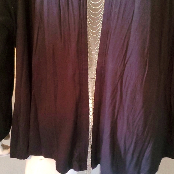 Chain open back Blouse - Picture 4 of 7